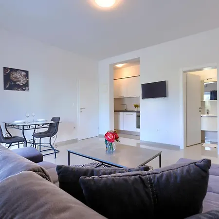 Amra 3 By Interhome بوريتش