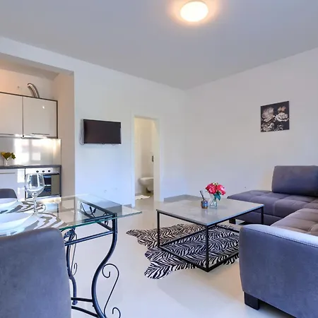 Amra 3 By Interhome بوريتش