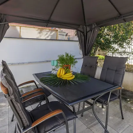 Amra 3 By Interhome بوريتش