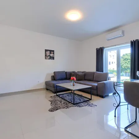 Apartment Amra-3 By Interhome *